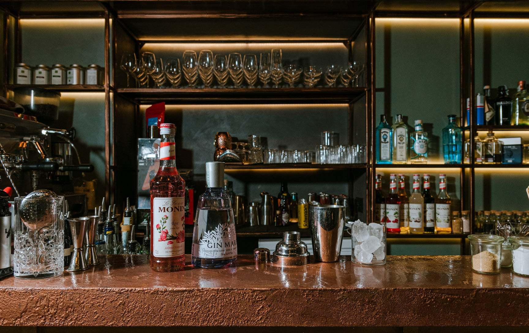 How To Remove a Stuck Cocktail Shaker Lid Bare Barrel